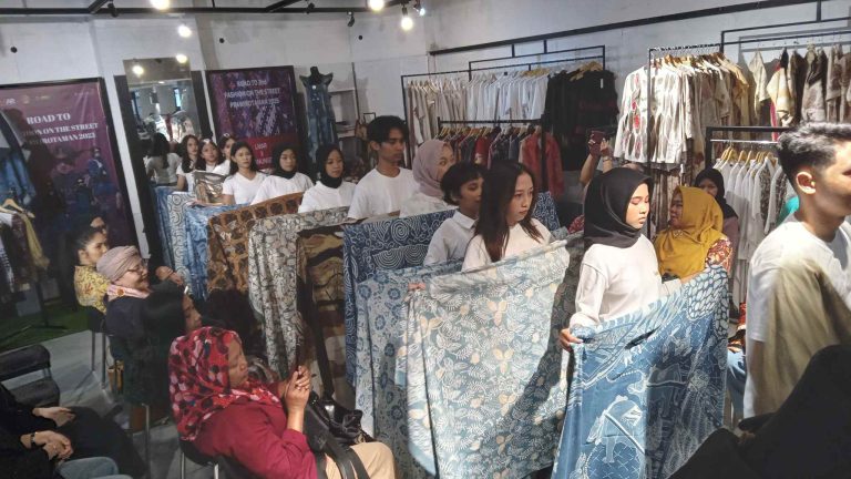 Parade Show Batik Mukti Manunggal Sleman