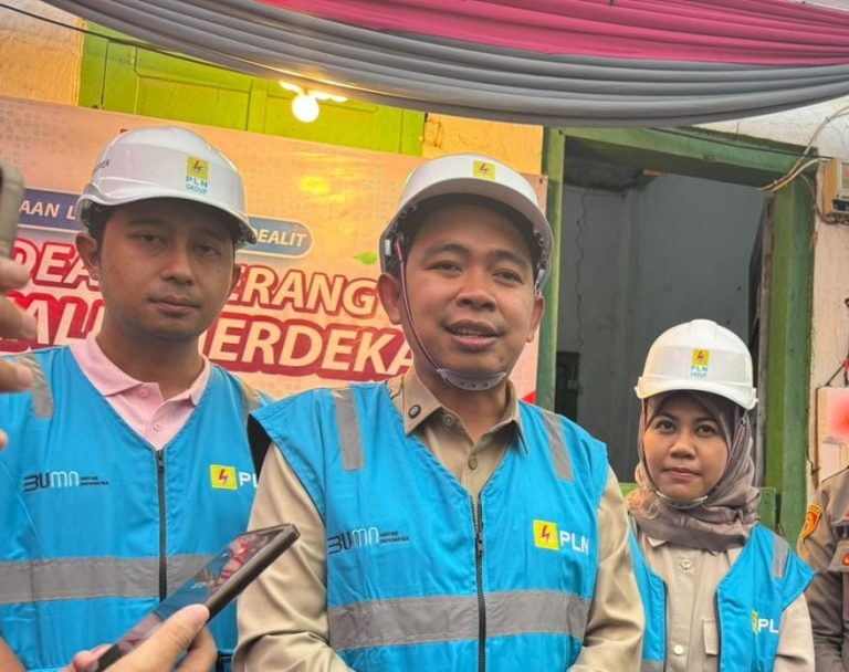 PLN Berhasil Wujudkan Bandealit Merdeka, Terang Benderang