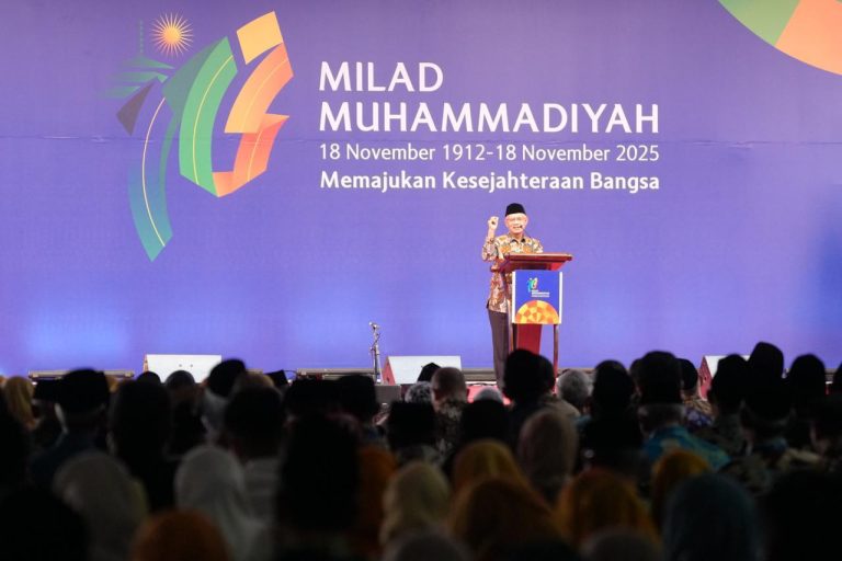 Haedar Nashir berpidato di Milad Muhammadiyah 2025 (foto: ist)