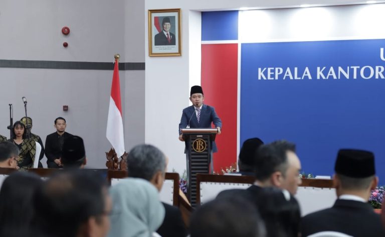 Bupati Fawait Sebut Wilayah Tapal Kuda Sedang Berjalan Maju saat Upacara Pengukuhan Kepala KPwBI Jember