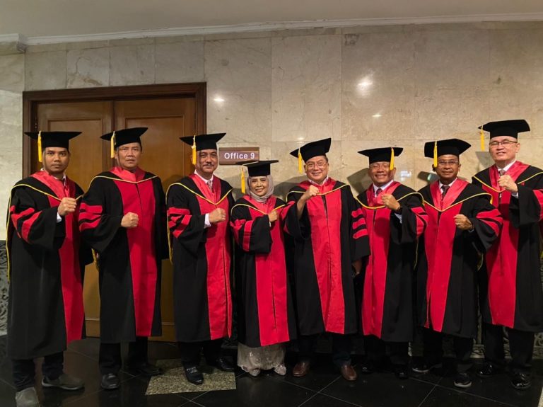 Dua Alumni Doktor Ilmu Hukum Universitas Borobudur Ketua Dewas dan Direktur Utama BPJS