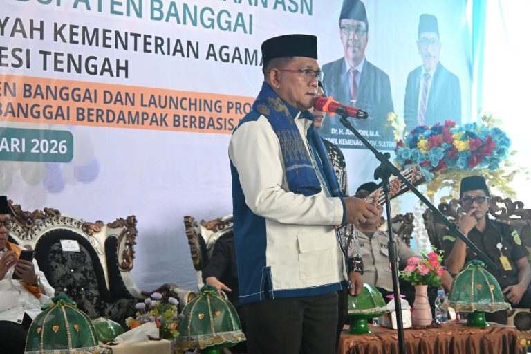Isram Said Lolo (ISL) Melantik Pengurus APRI Banggai. (Foto : R.Nur)