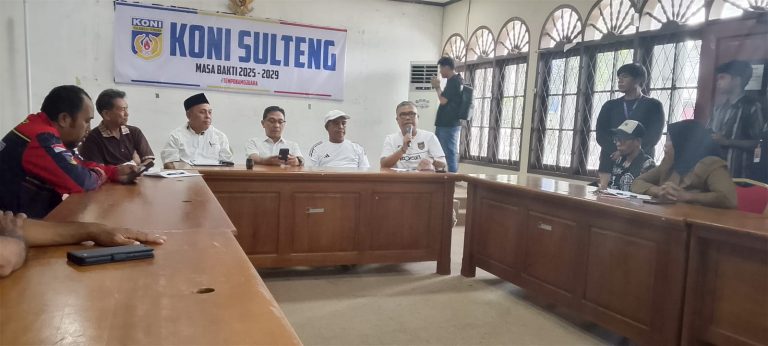 KONI Sulteng Serahkan SK KONI Palu KONI Sulteng Serahkan SK KONI Palu. Rabu, (4/3/2026)