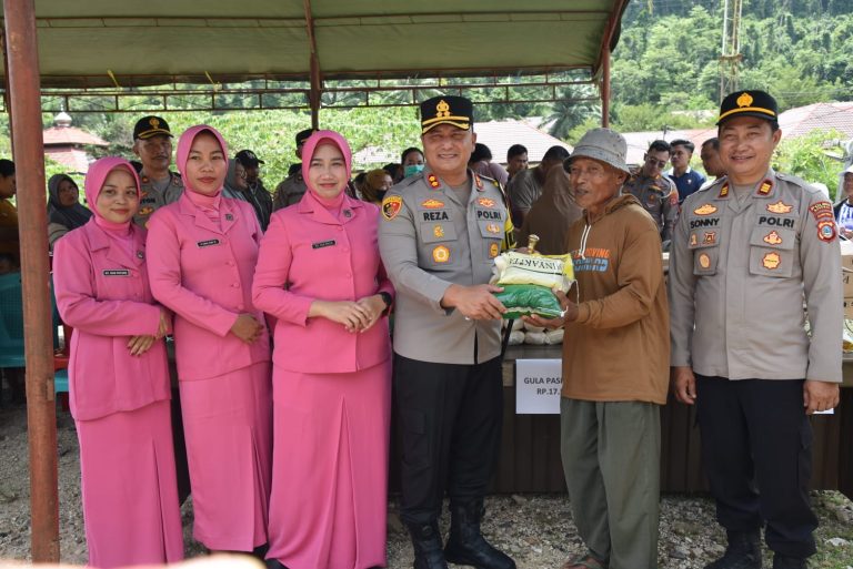 Polres Morowali Utara Gelar Gerakan Pangan Murah Ramadan. (Foto : HMS PM)