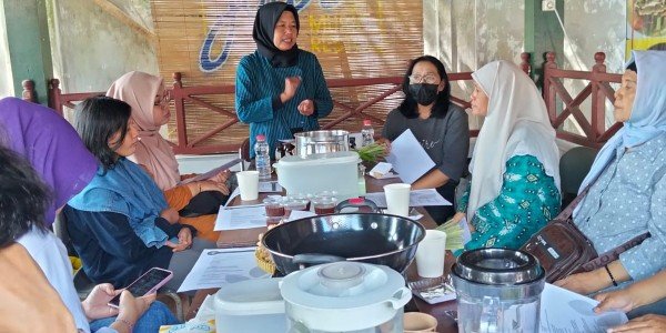 Mengulik Tradisi di Yogyakarta: Workshop Eksklusif Belajar Meracik Sirup Jahe dan Membatik